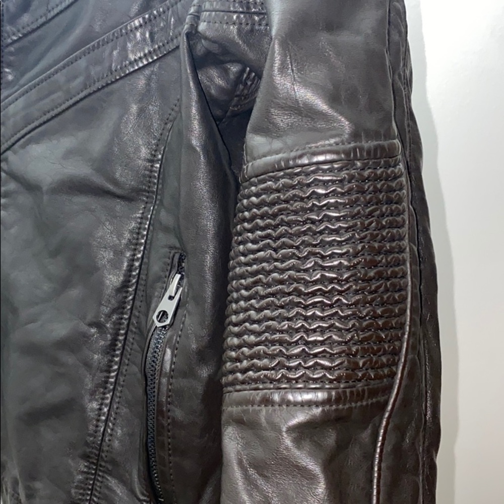 Leather jacket - Picture 4 of 5
